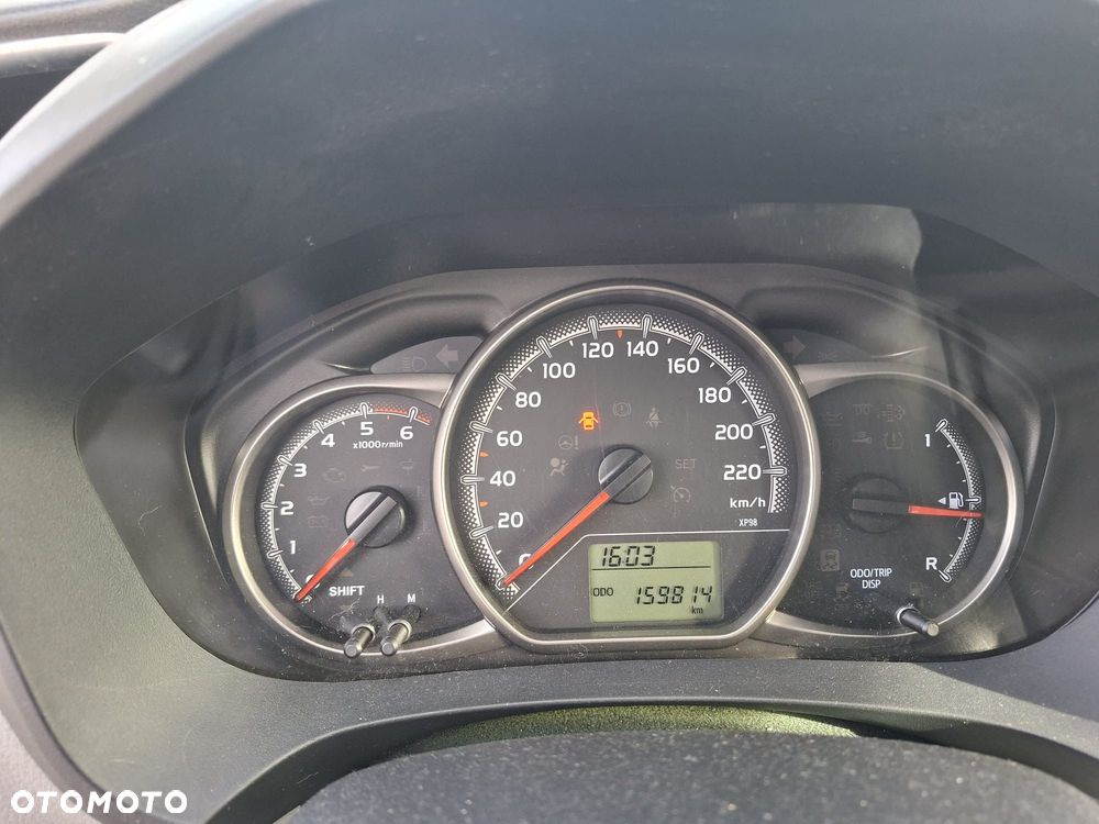 Toyota Yaris 1.4 D-4D - 10