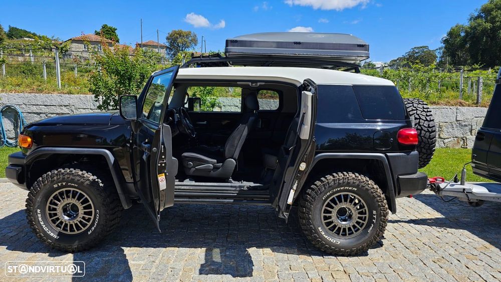 Toyota Land Cruiser - 2