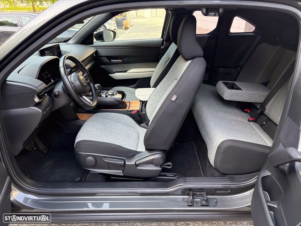 Mazda MX-30 e-SKYACTIV EXCLUSIVE-LINE - 26