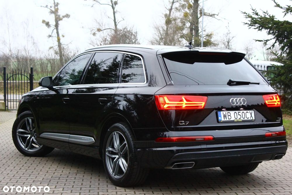 Audi Q7 - 10