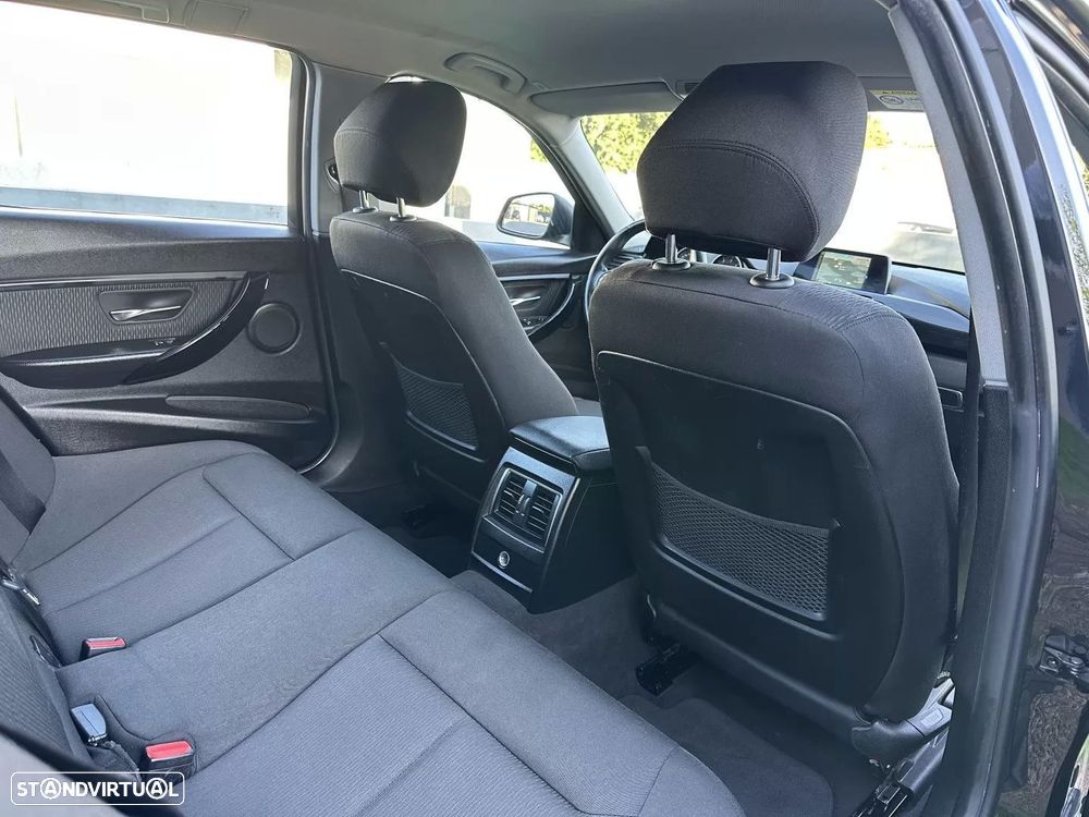 BMW 320 d Line Sport Auto - 56