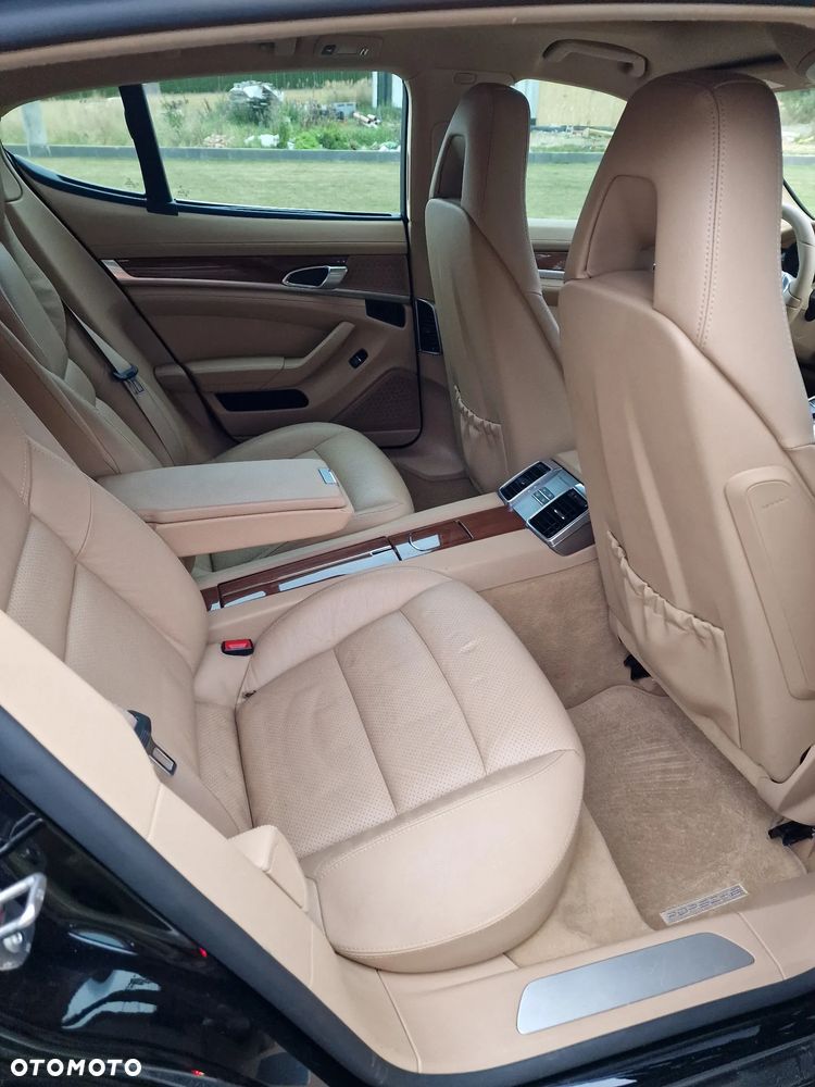 Porsche Panamera 4S PDK - 16