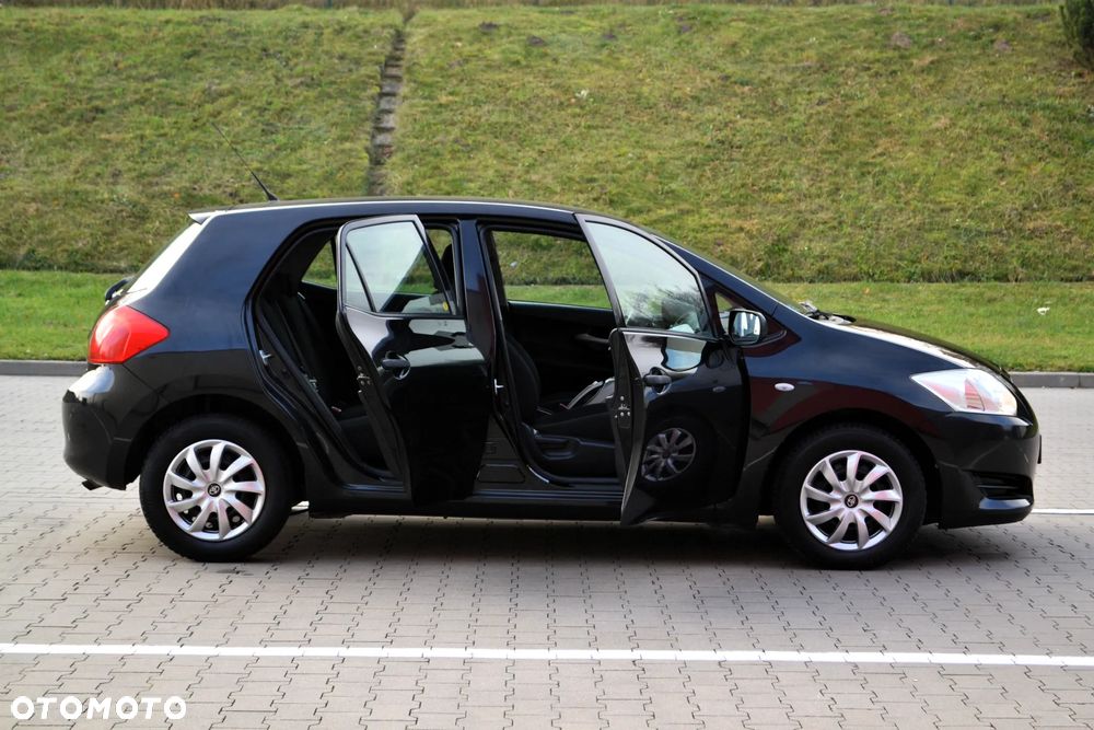 Toyota Auris 1.4 D-4D Luna - 25