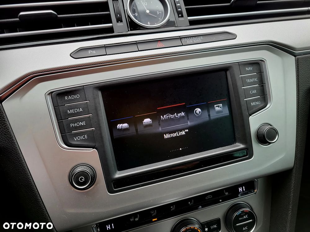 Volkswagen Passat - 36