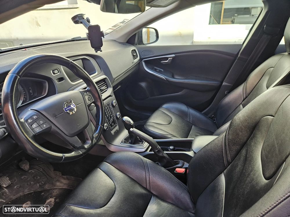 Volvo V40 D2 - 11