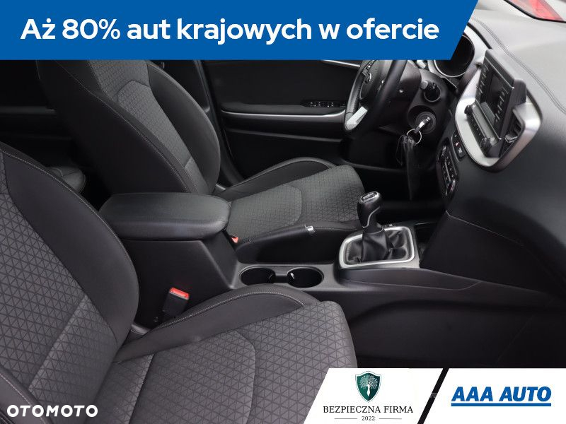 Kia Ceed - 10