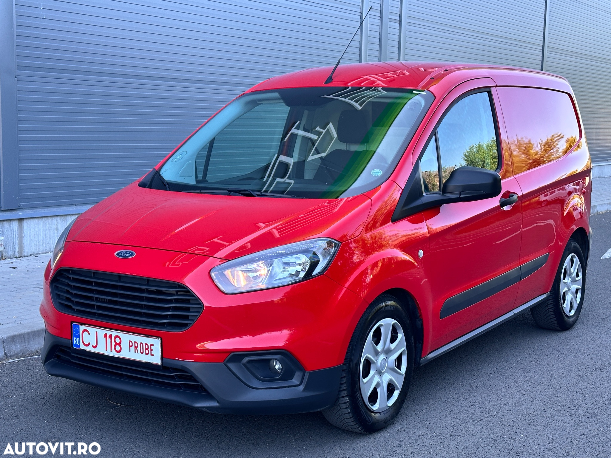 Ford Transit Courier - 11