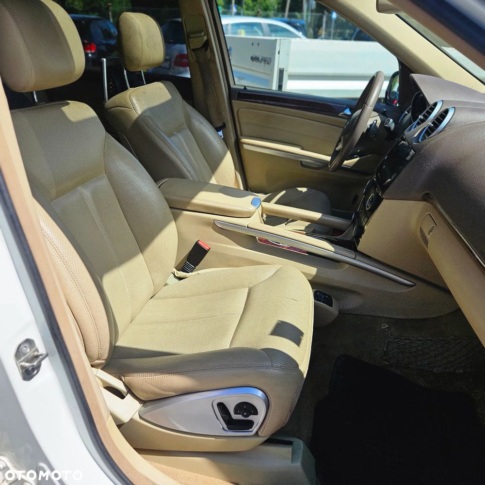 Mercedes-Benz GL - 21