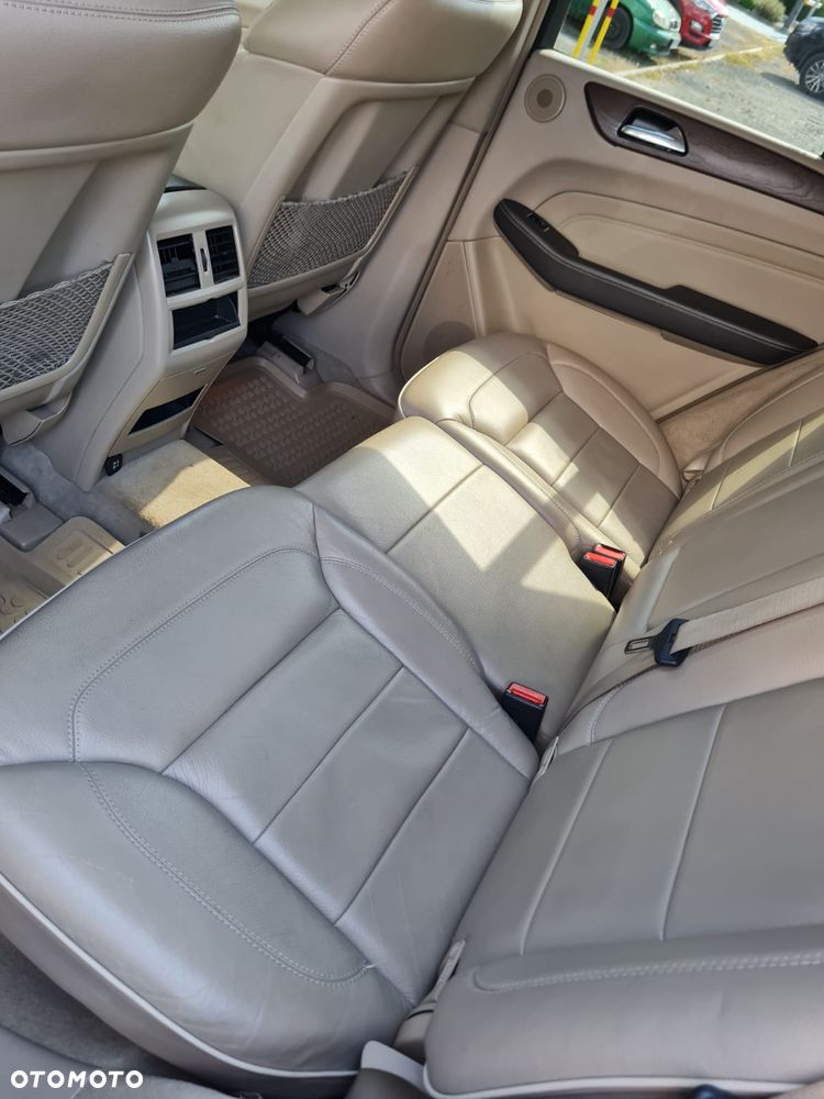 Mercedes-Benz ML 350 BlueTec 4-Matic - 23