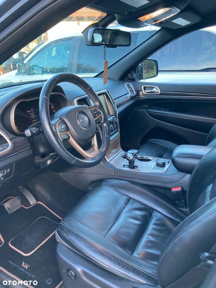Jeep Grand Cherokee - 14