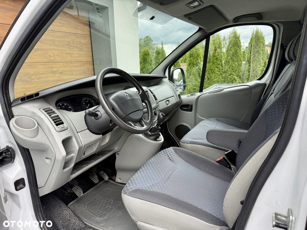 Renault Trafic - 16