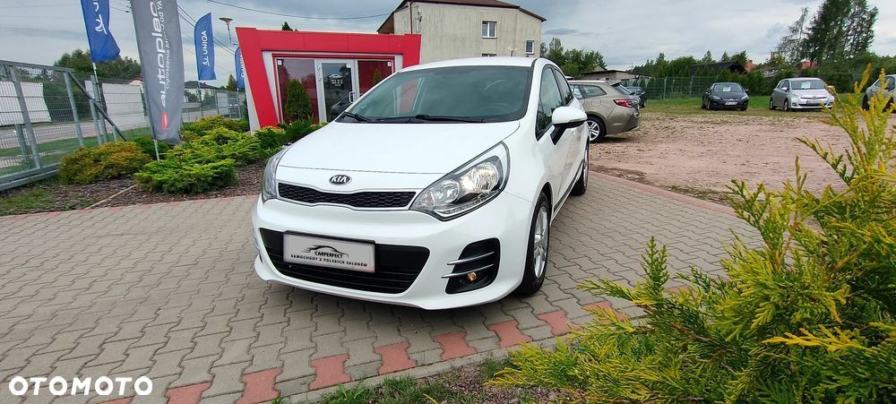 Kia Rio 1.2 L - 6
