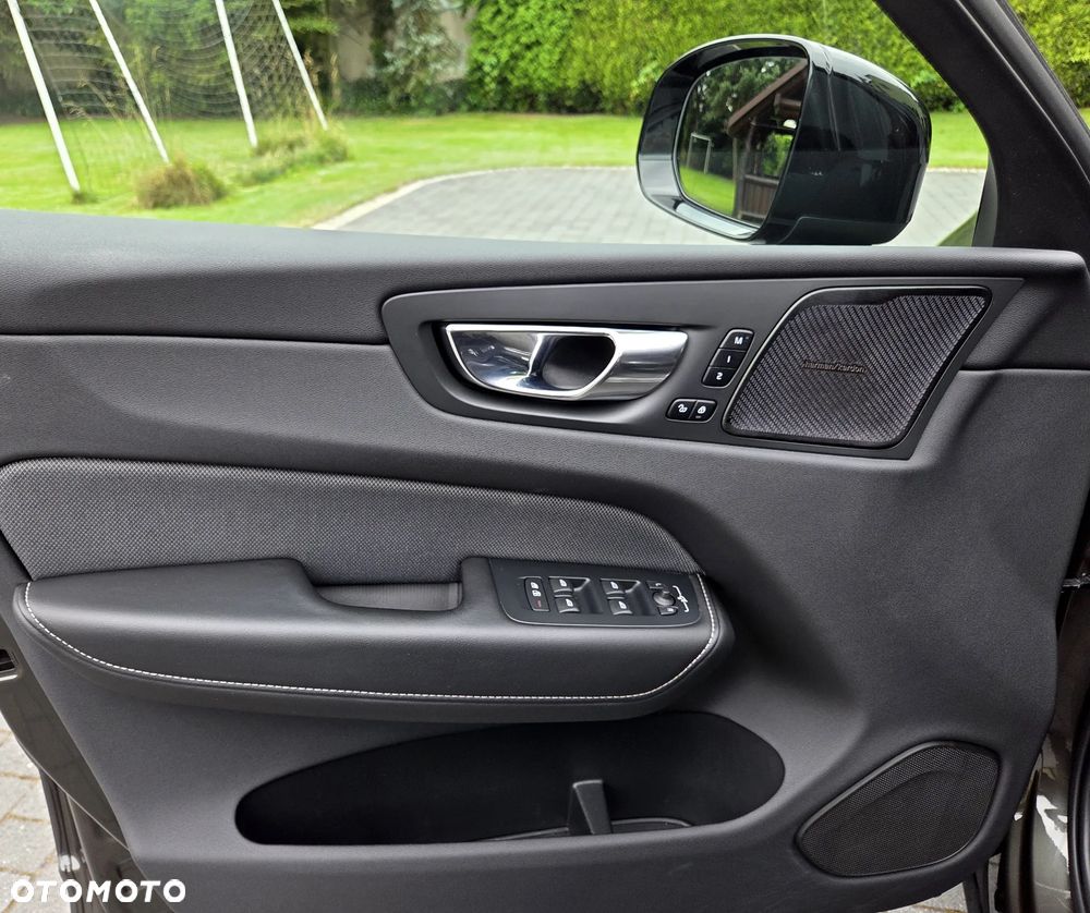 Volvo XC 60 B4 D Ultimate Dark - 25