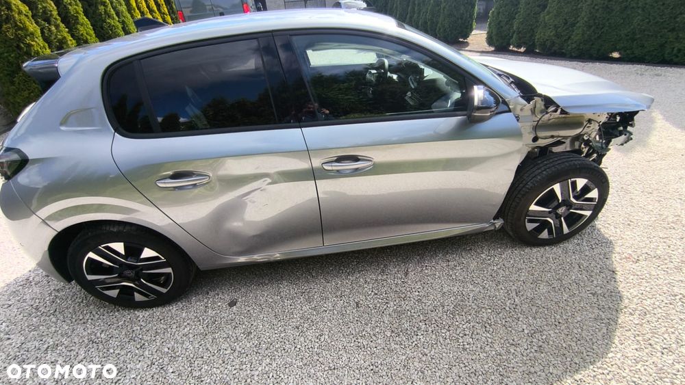Peugeot 208 - 4