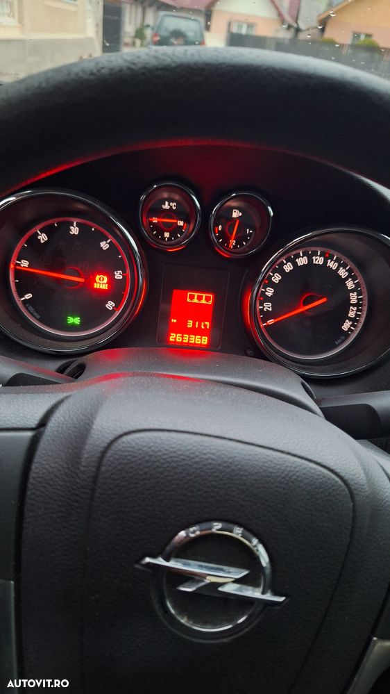 Opel Astra 2.0 CDTI - 7