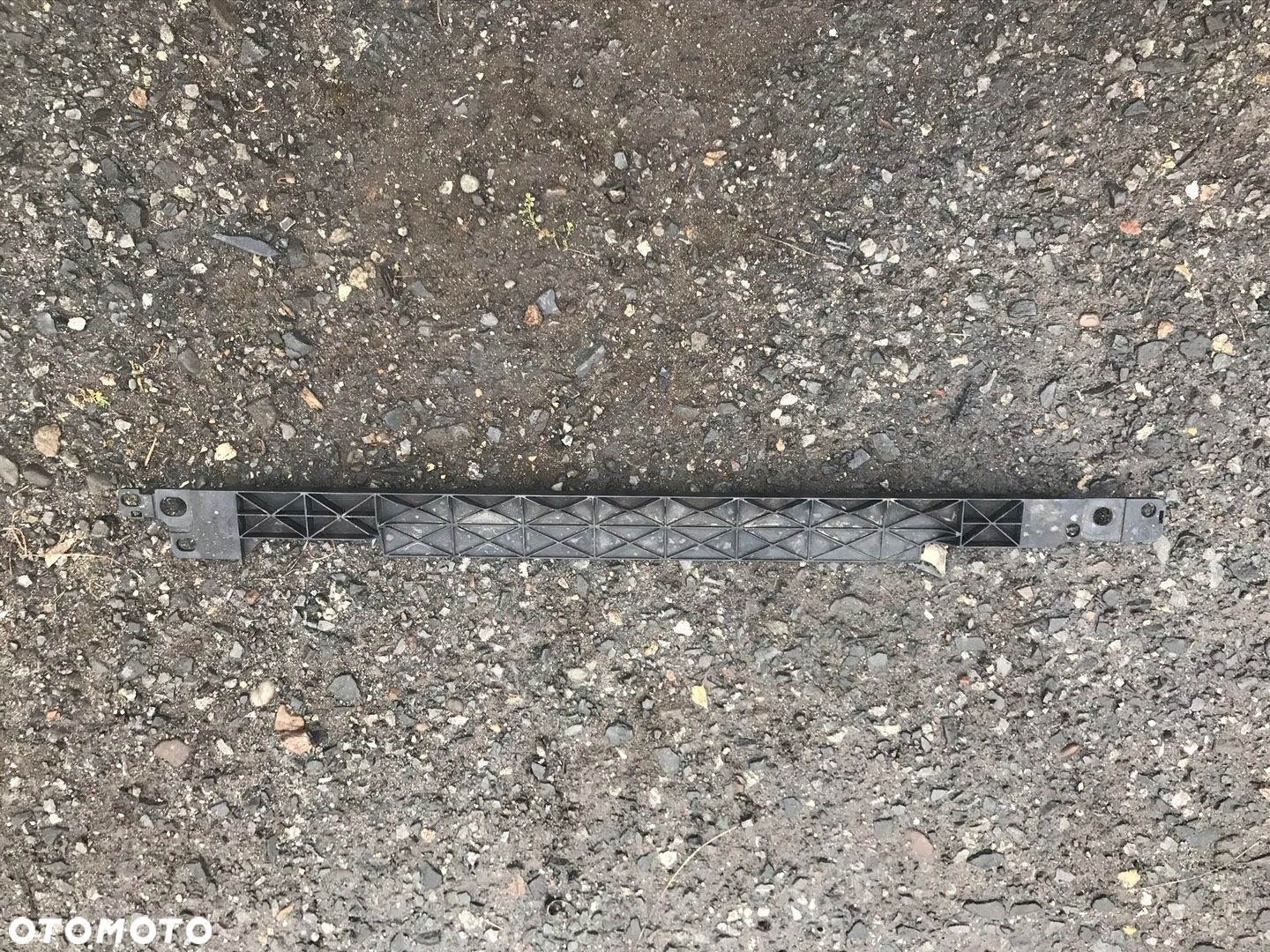 Listwa górna chłodnicy Ford Focus mk3 AV61-8226 - 2