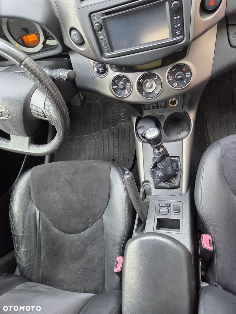 Toyota RAV4 - 9