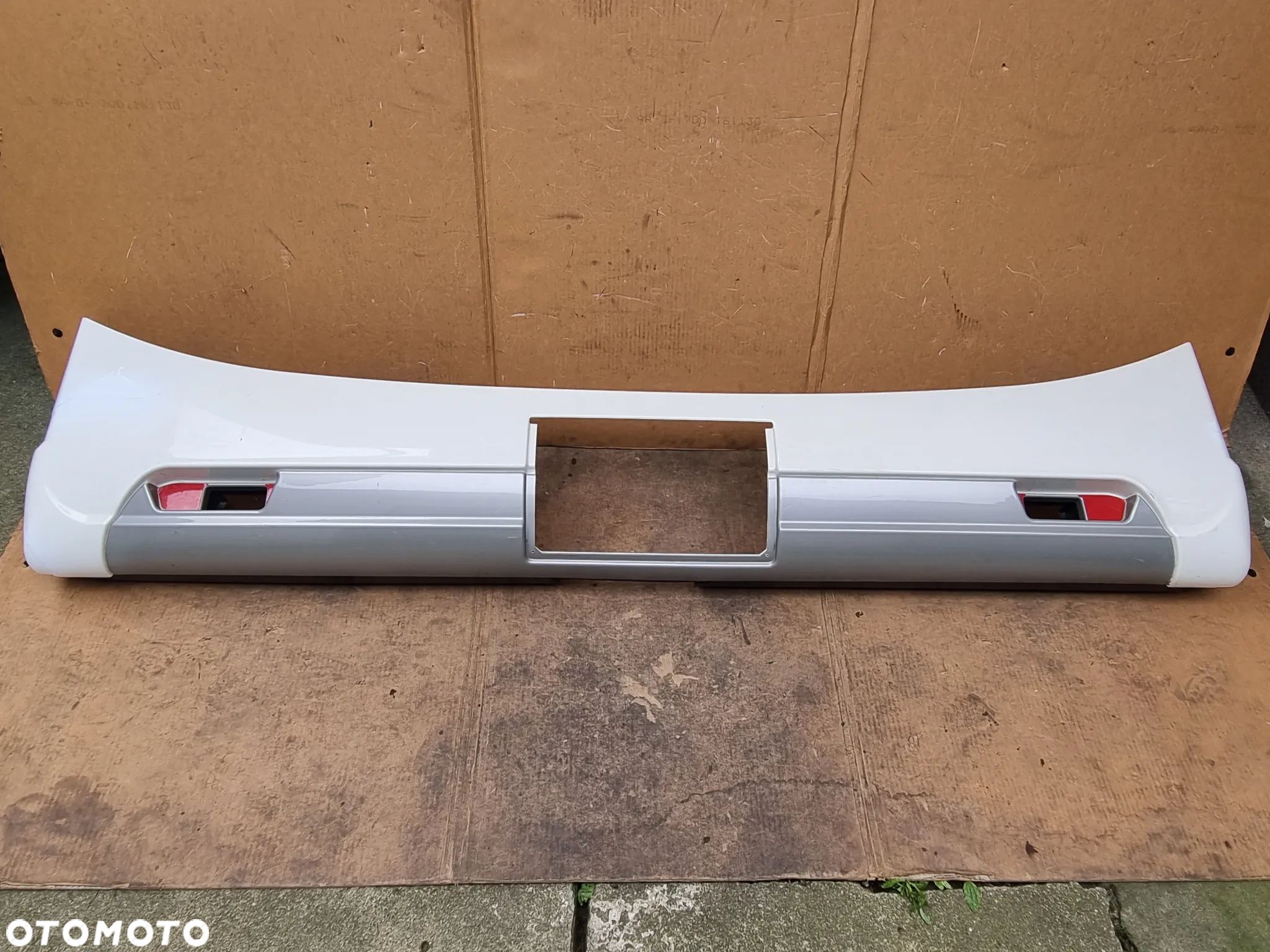 KAMPER MERCEDES HYMER ZDERZAK TYLNY TYL - 1