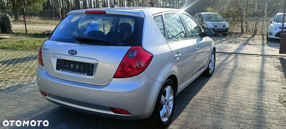 Kia Ceed 1.4 Comfort - 12