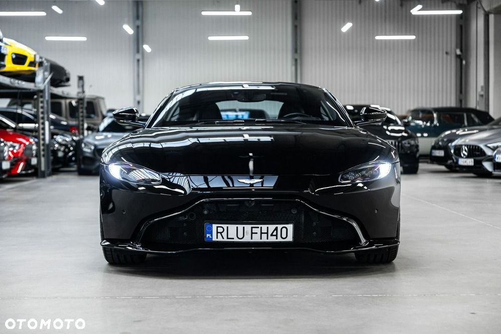 Aston Martin Vantage - 4