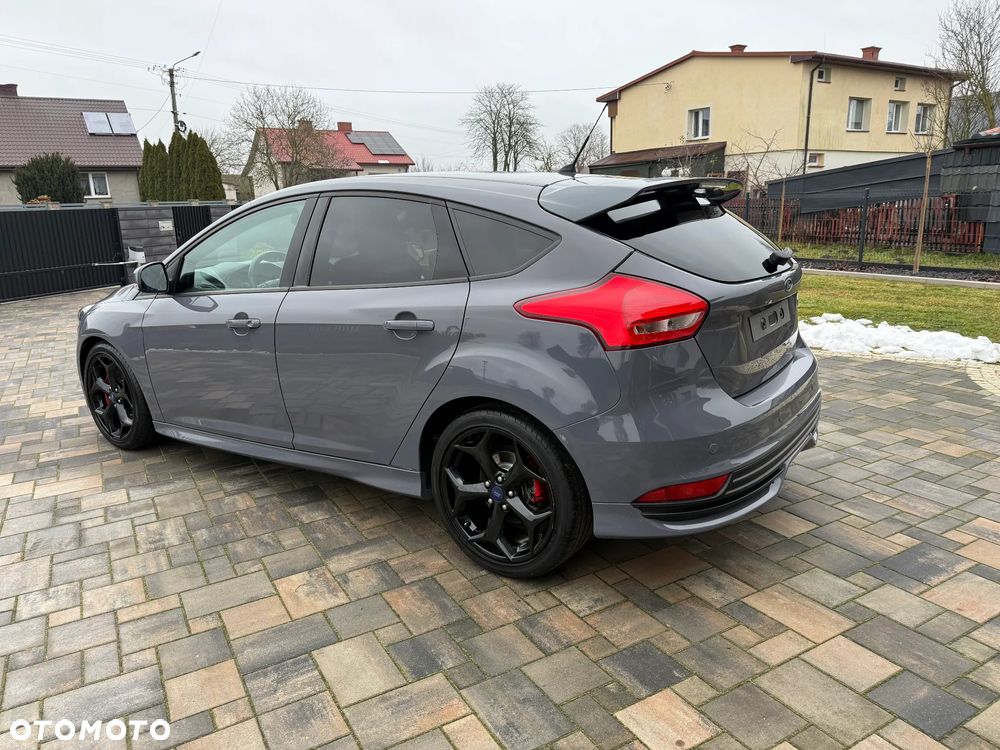 Ford Focus 2.0 TDCi ST-2 - 12