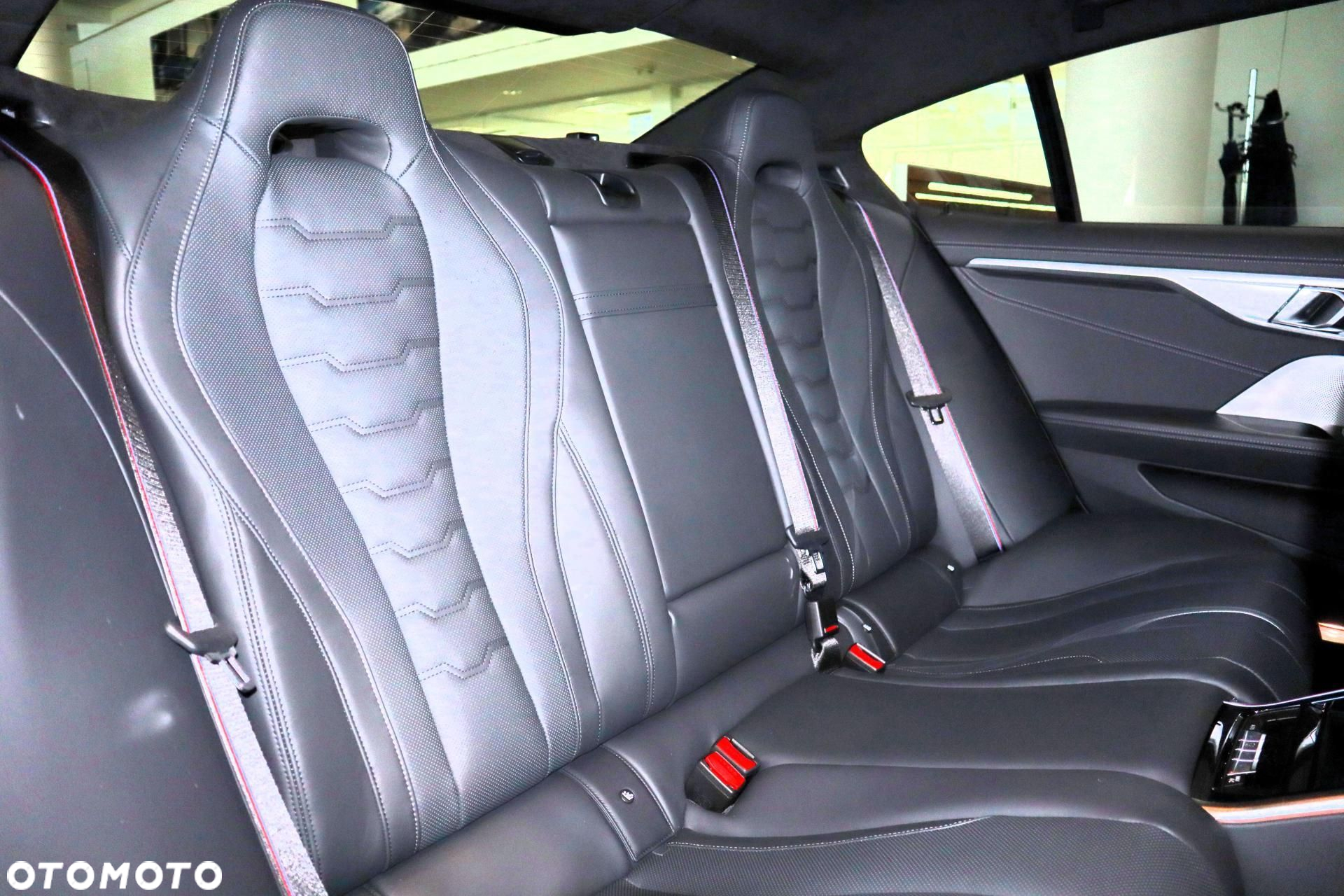 BMW Seria 8 - 11