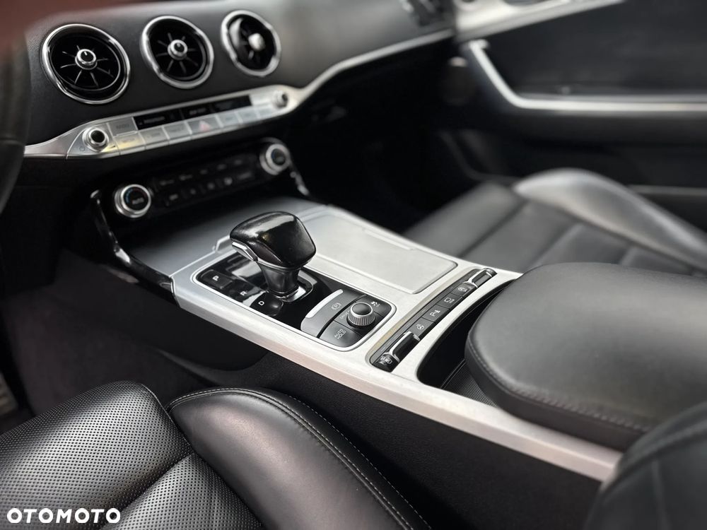 Kia Stinger 2.0 T-GDI GT Line - 23