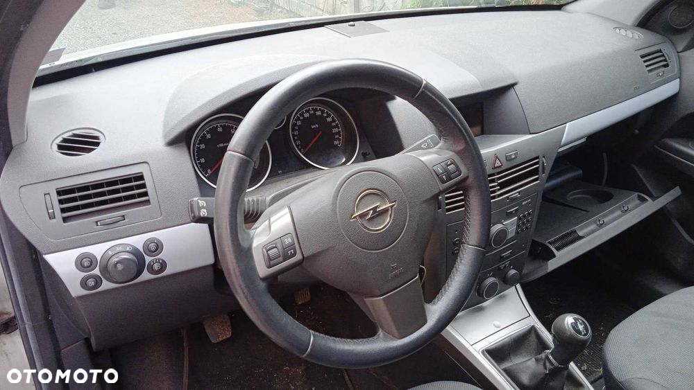 Na części Opel Astra III H 1.6 B kombi Z157 Silnik Skrzynia Maska Zderzak Drzwi Klapa Szyba - 6