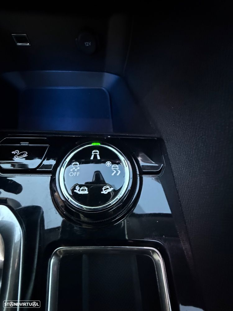 Peugeot 3008 PureTech 130 Stop & Start GPF EAT8 Crossway - 26