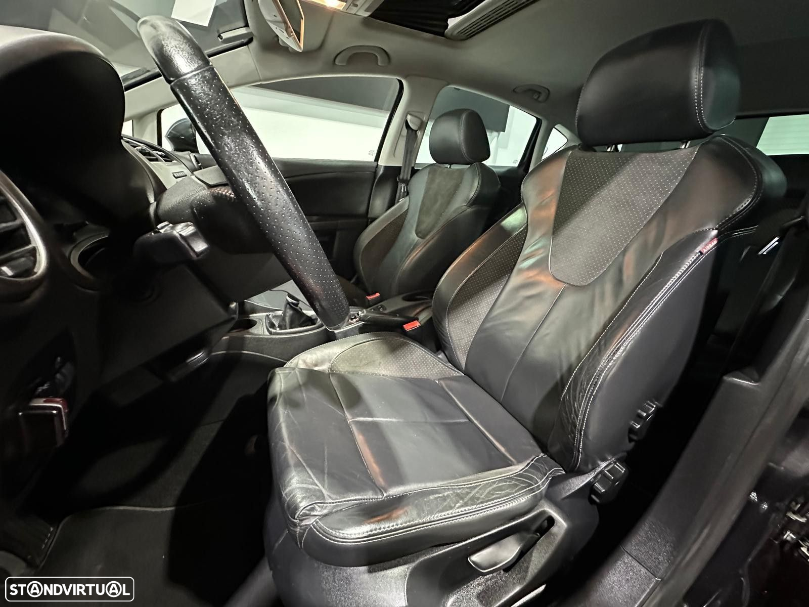SEAT Leon 2.0 TDI FR DPF - 6