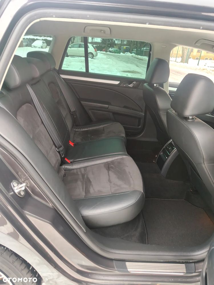 Skoda Superb 2.0 TDI DSG Exclusive - 11