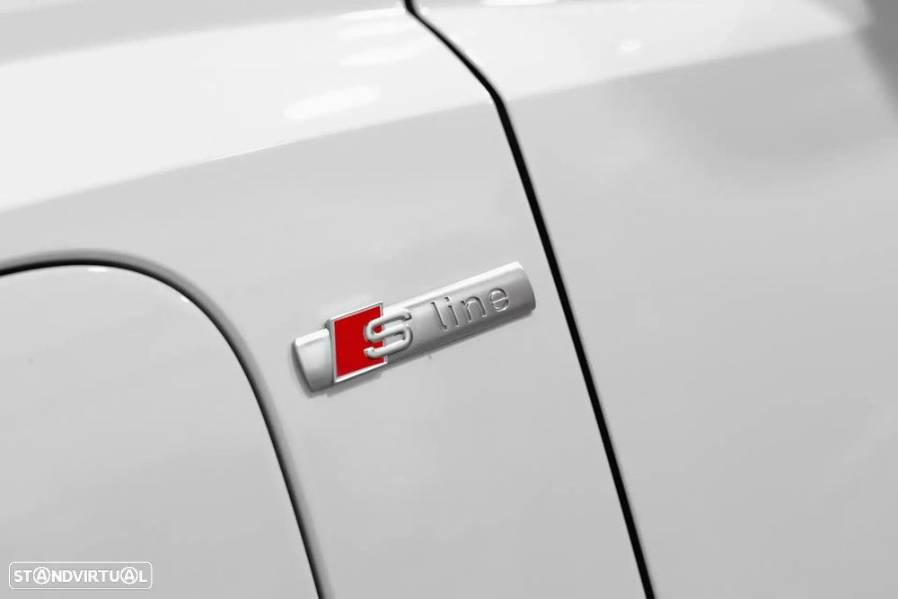 Audi Q3 45 TFSIe S line S tronic - 42