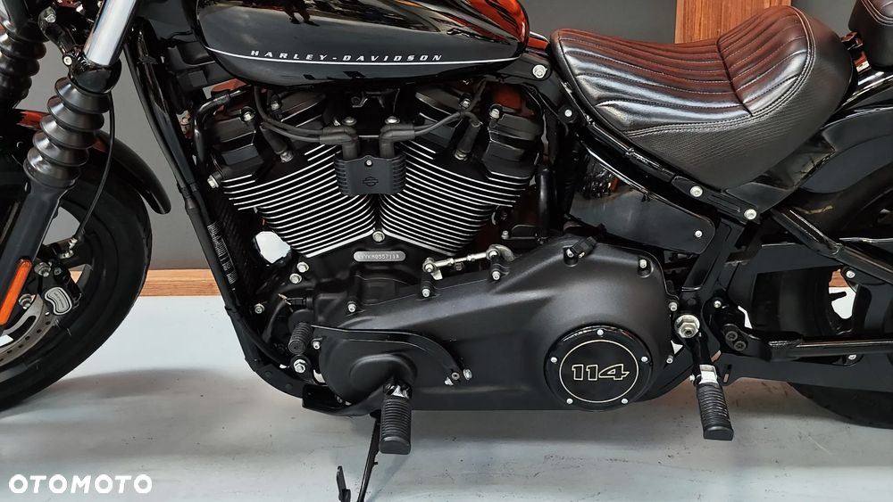 Harley-Davidson Softail Street Bob - 21