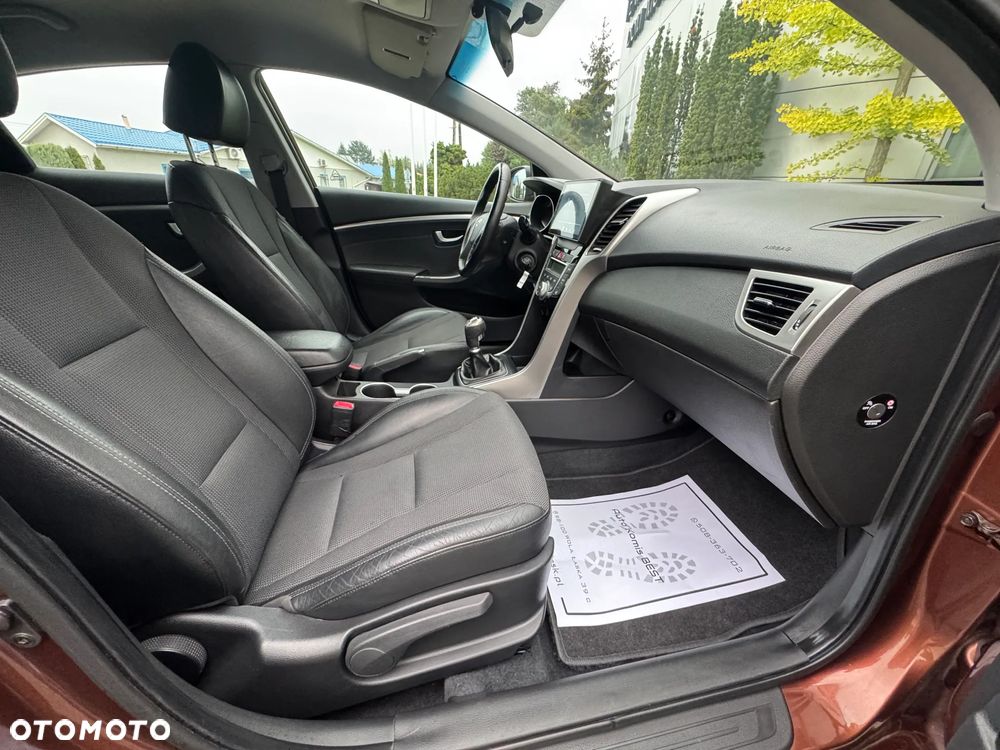 Hyundai i30 1.4 Fifa World Cup Edition - 9
