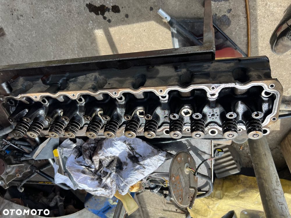 Głowica jeep wrangler yj cherokee 4.0b - 3