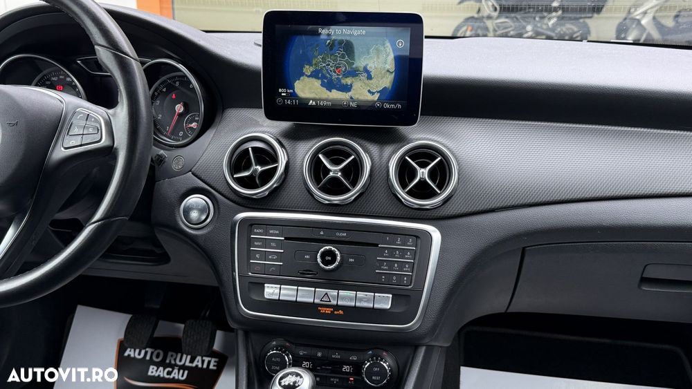 Mercedes-Benz GLA - 15