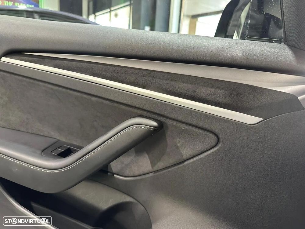 Tesla Model 3 Standard RWD Plus - 36