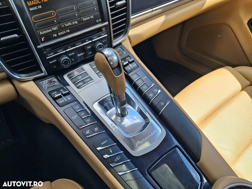 Porsche Panamera - 15