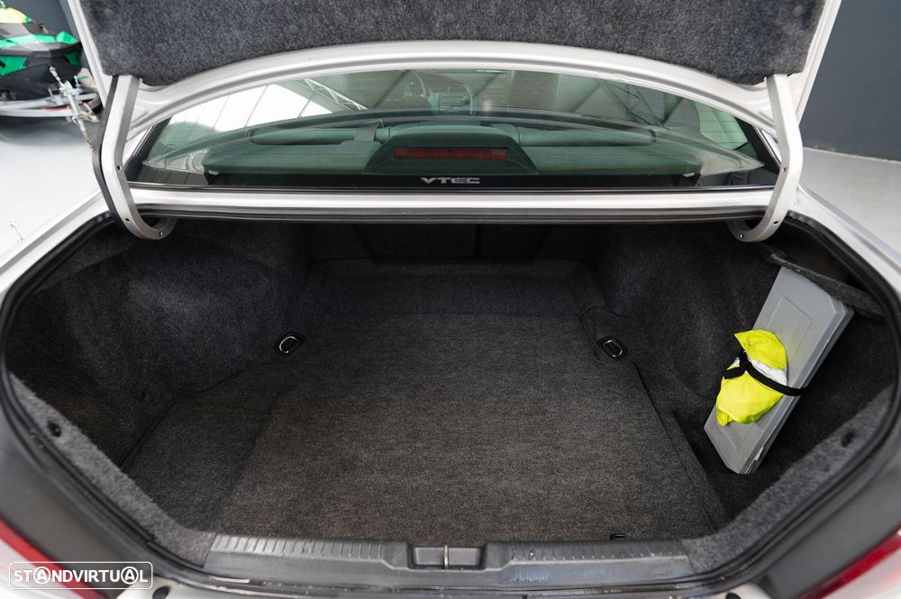 Honda Accord 2.0 ES - 33