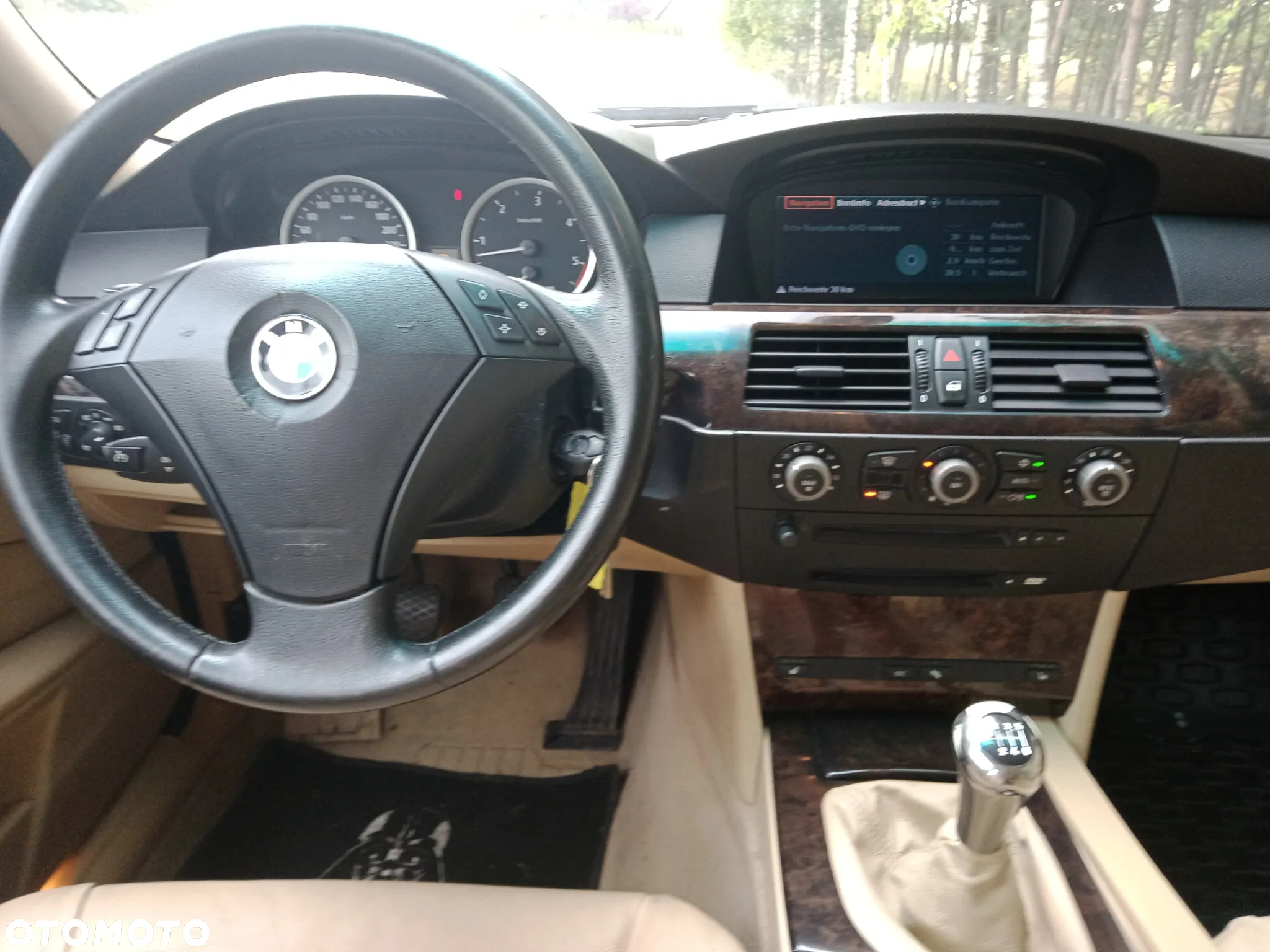 BMW Seria 5 525d Touring - 11