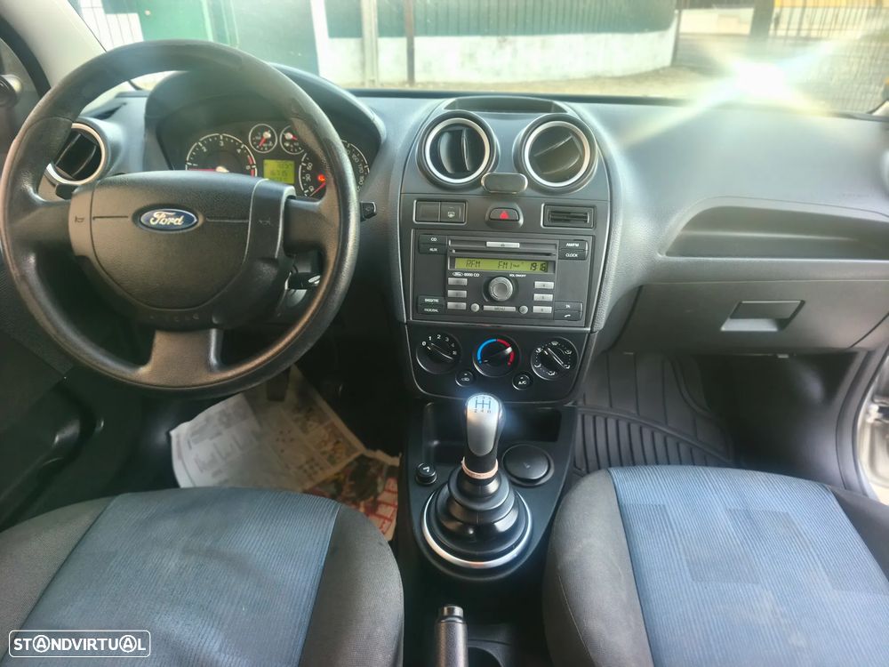 Ford Fiesta 1.4 TDCi First Edition - 17