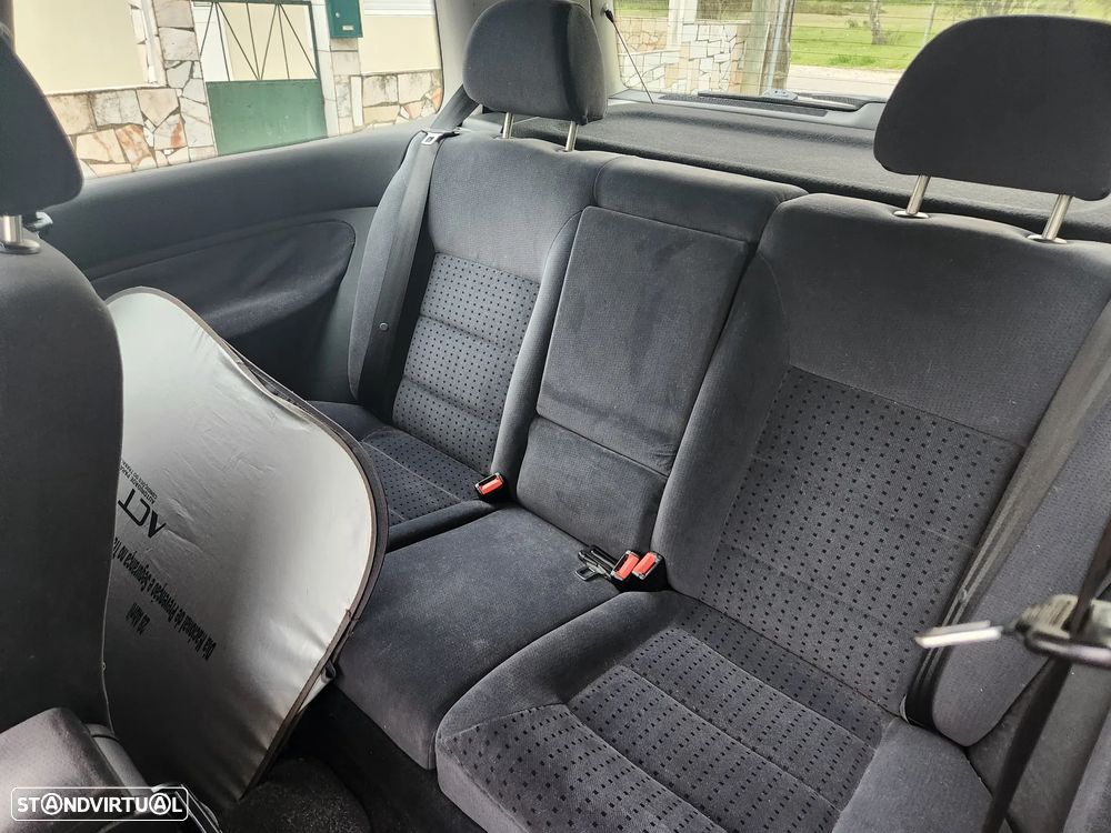 VW Golf 1.4i Conceptline - 4