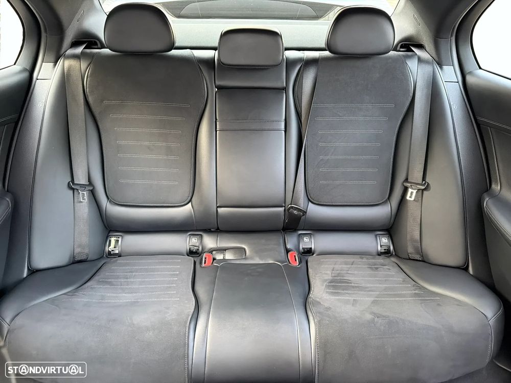 Mercedes-Benz C 300 e AMG Line - 50