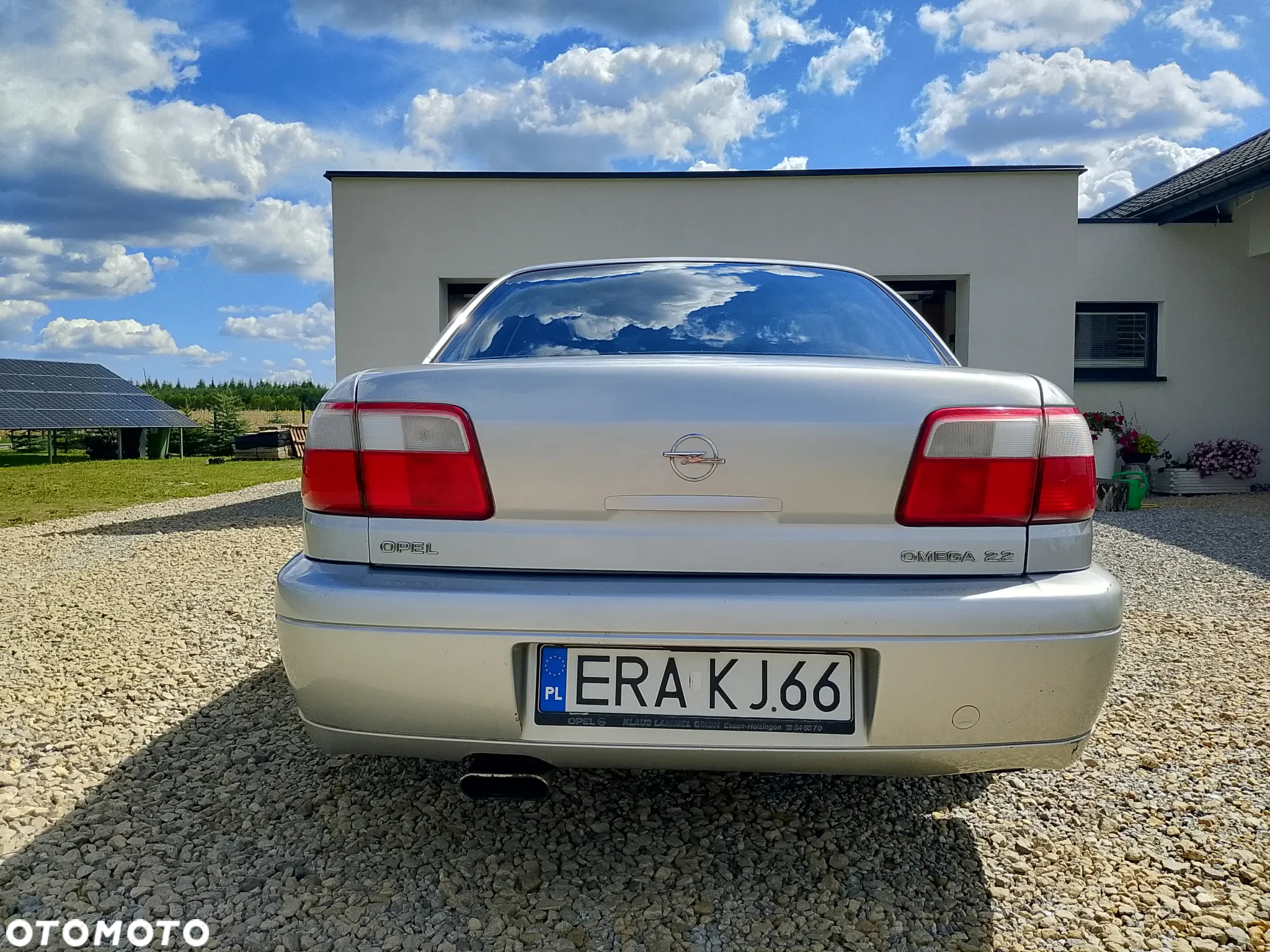 Opel Omega 2.2 Base / Club - 2