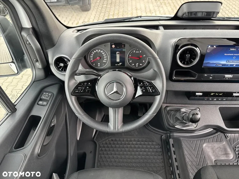 Mercedes-Benz Sprinter - 23