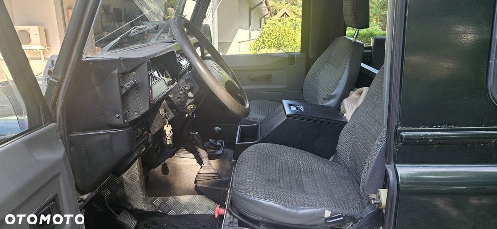 Land Rover Defender - 3