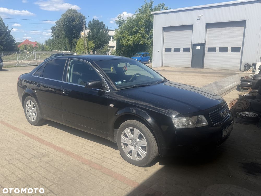 Audi A4 Limousine - 3