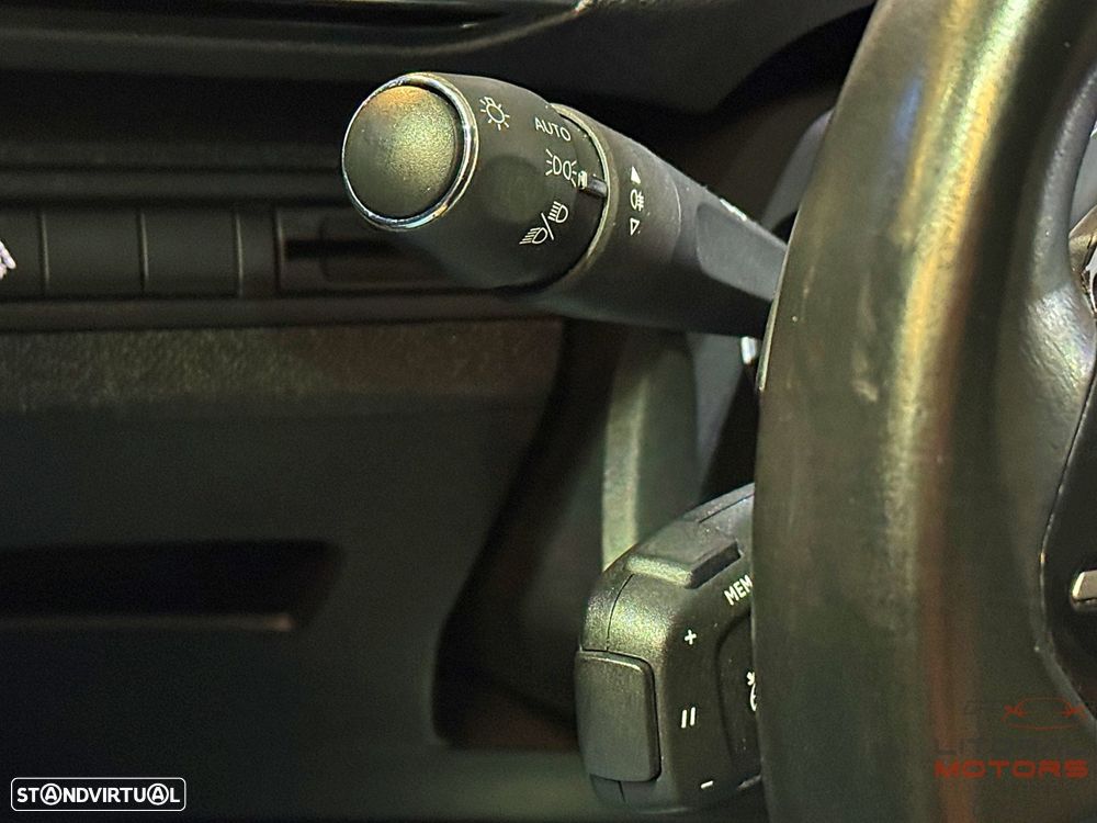 Peugeot 3008 1.5 BlueHDi Allure Pack EAT8 - 23