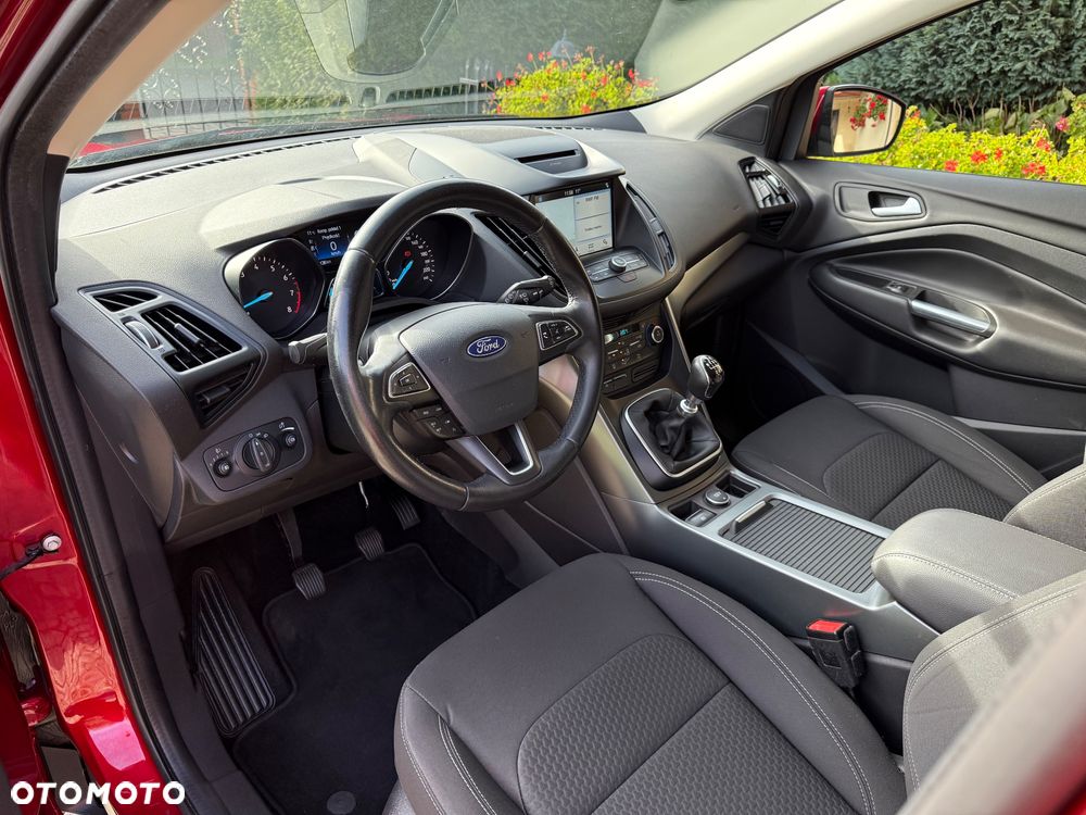 Ford Kuga 1.5 EcoBoost 2x4 Titanium - 16