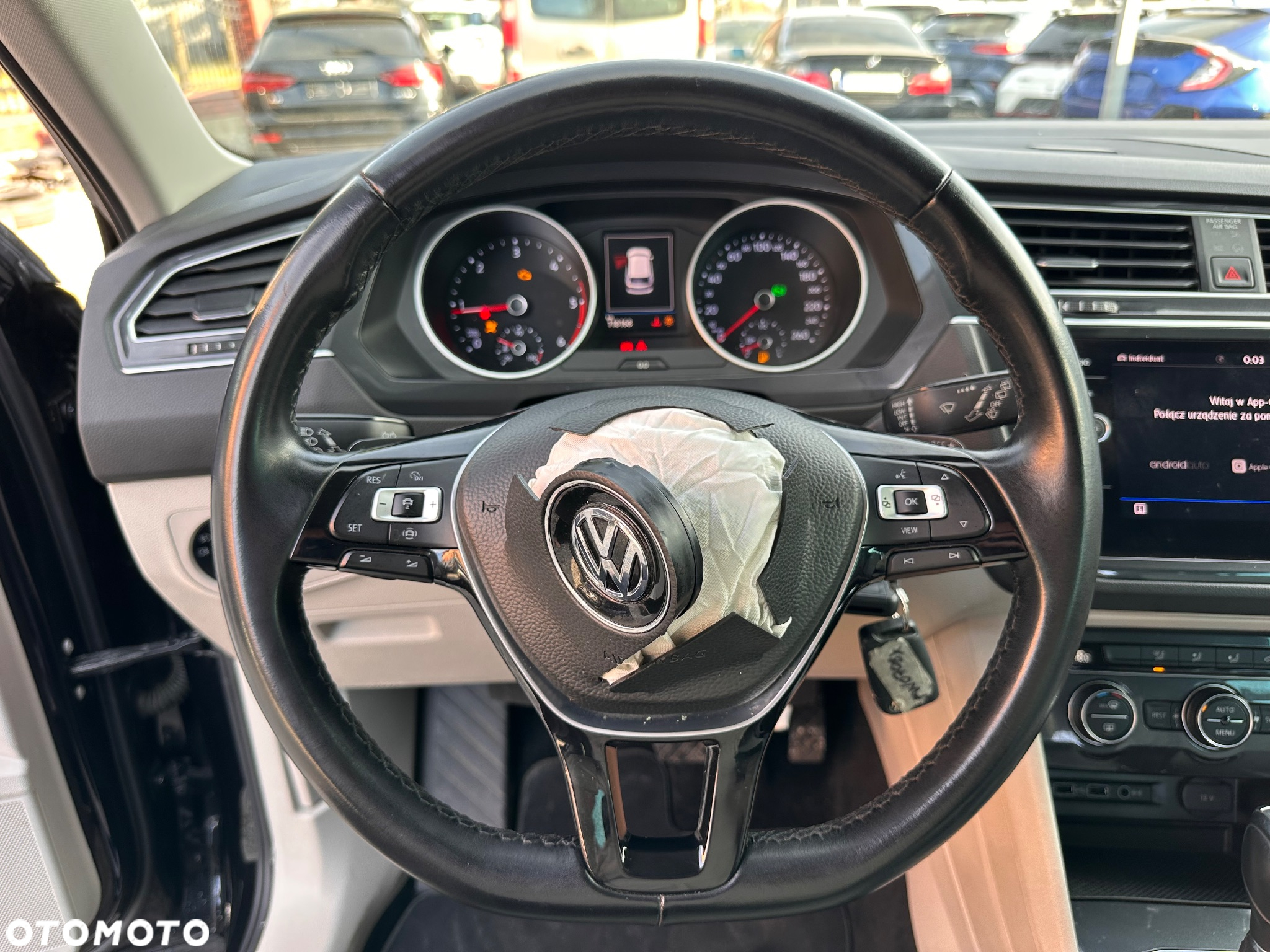 Volkswagen Tiguan - 23
